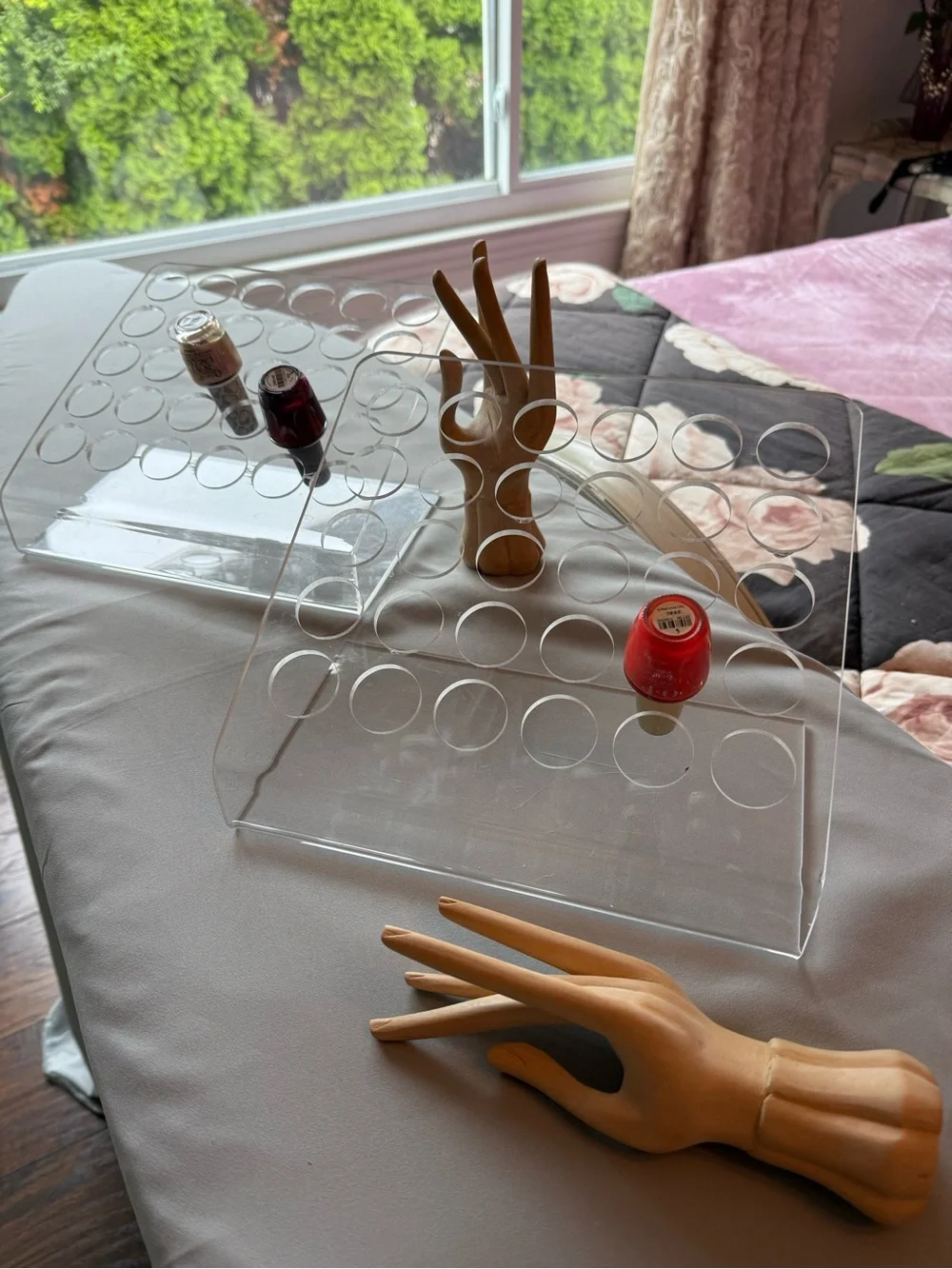 Clear Acrylic Lipstick & Cosmetic Organizer - Transparent